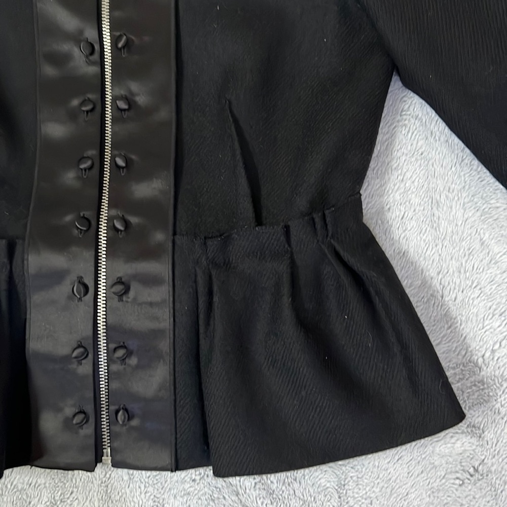 BCBG Maxazria blazer 100% wool - Picture 7 of 12